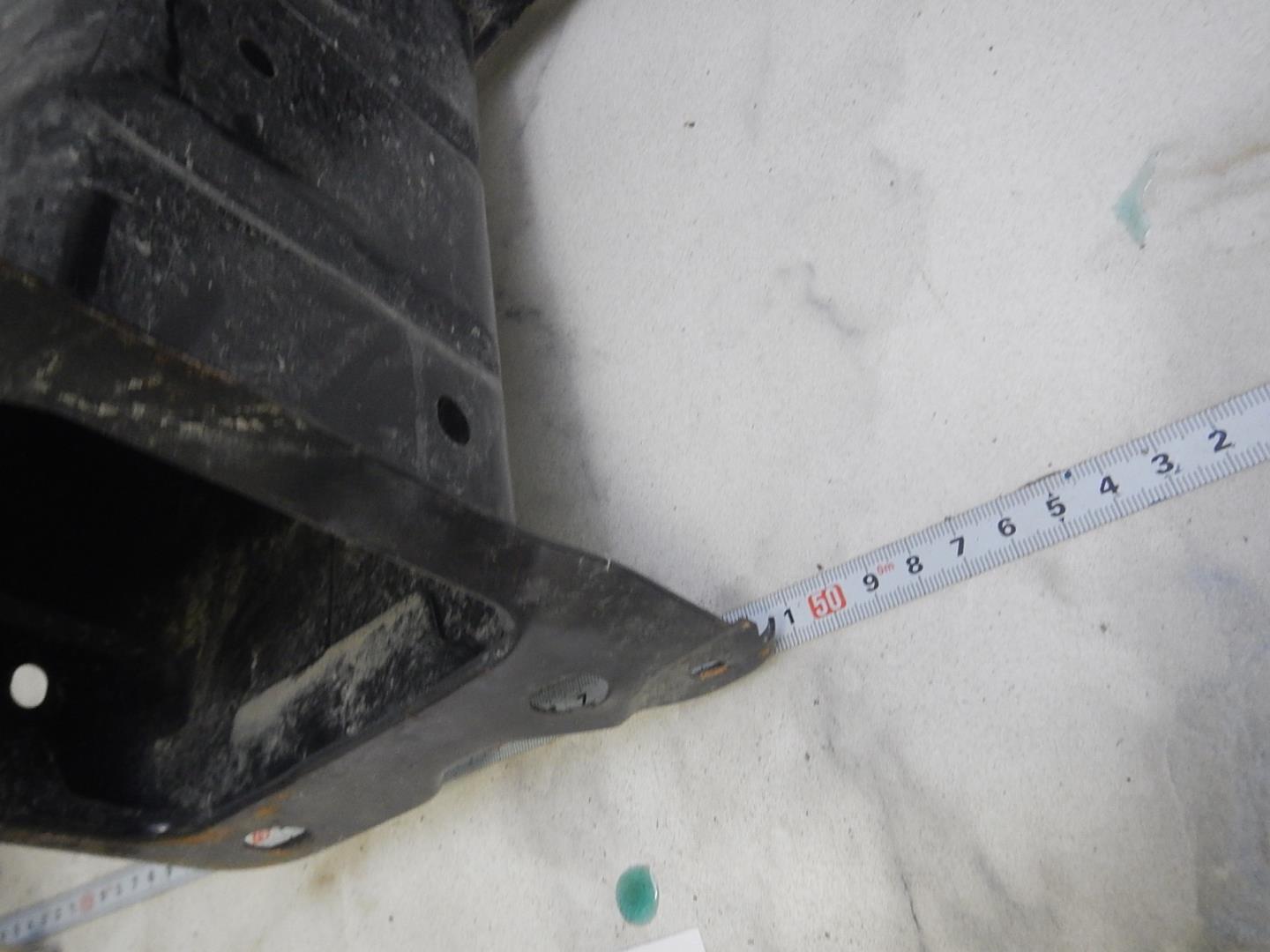 Усилитель переднего бампера