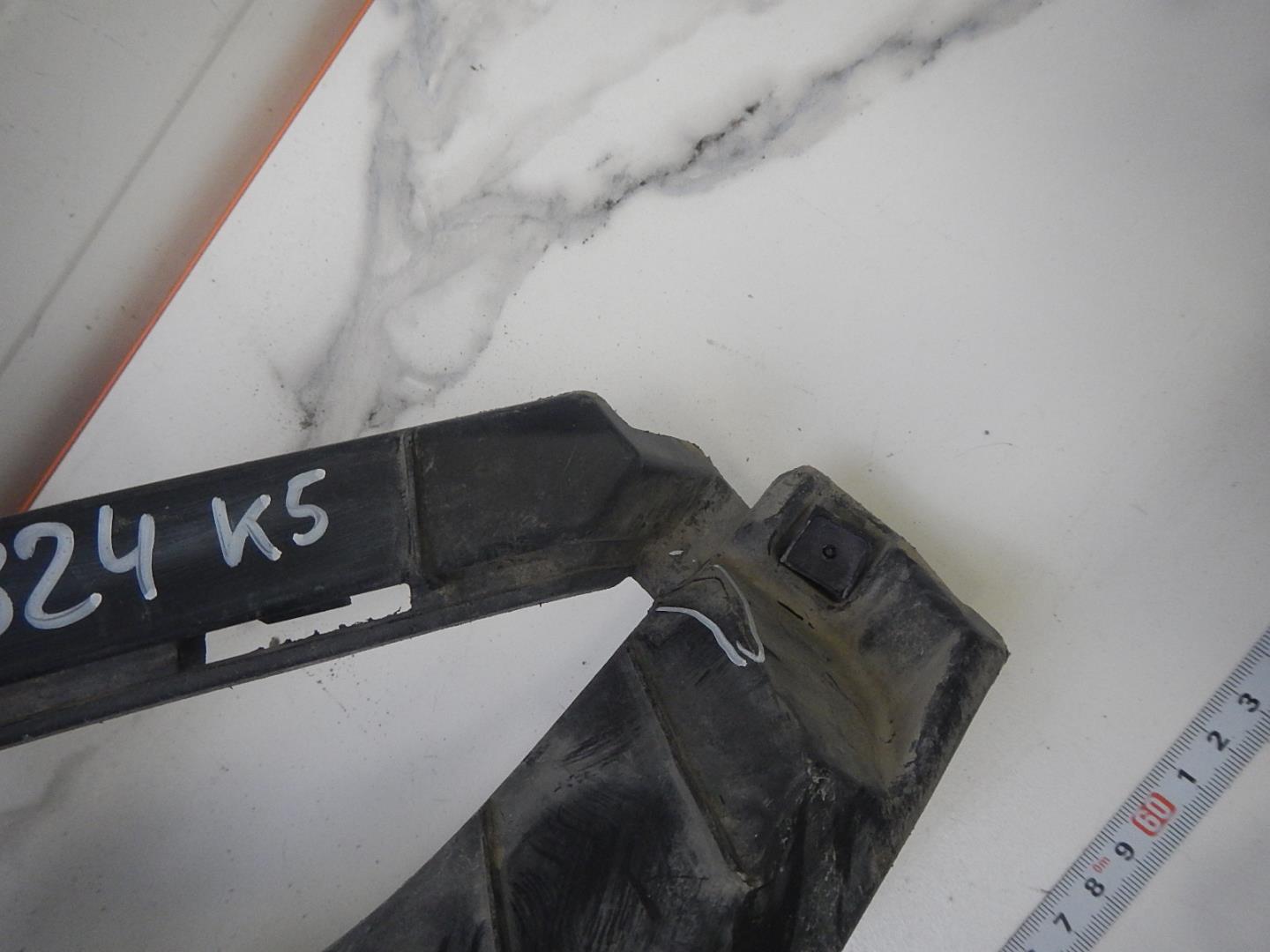 Решетка в бампер центральная