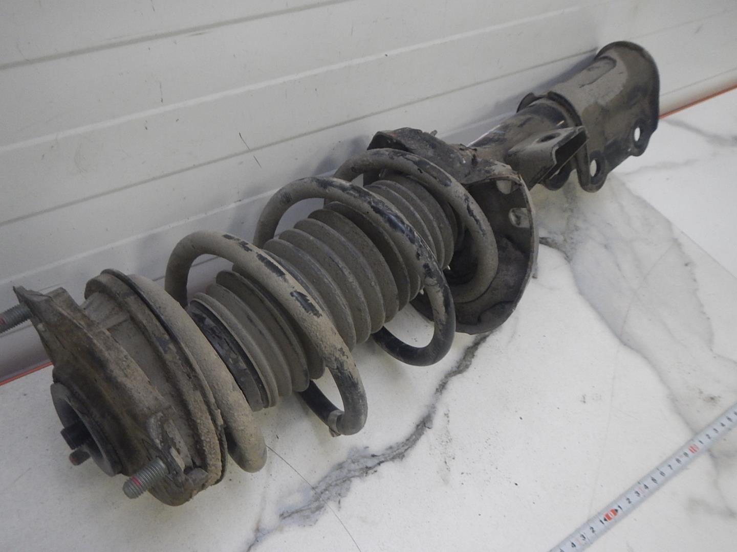 Пружина передняя