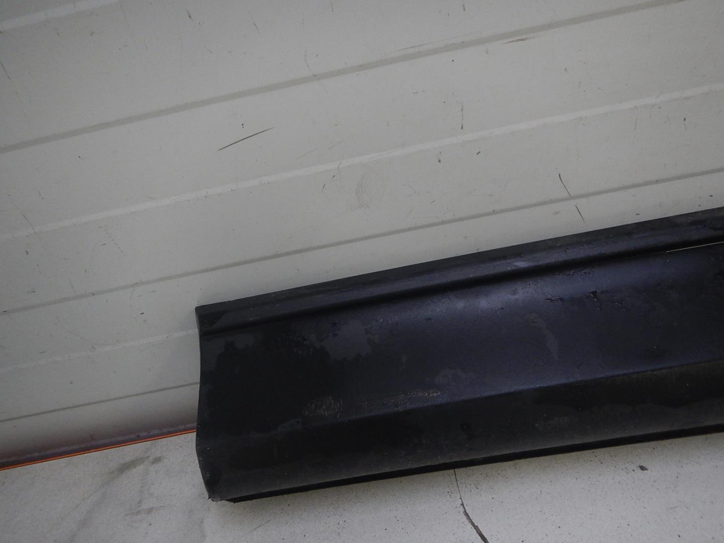 Молдинг задней левой двери