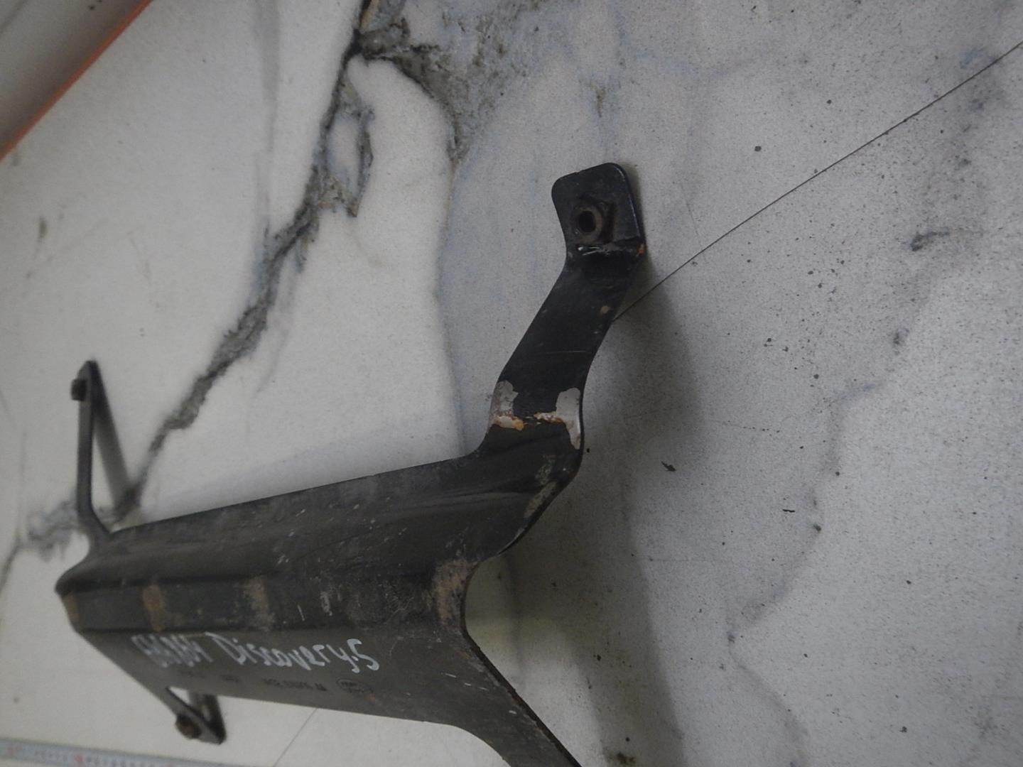 Кронштейн переднего бампера