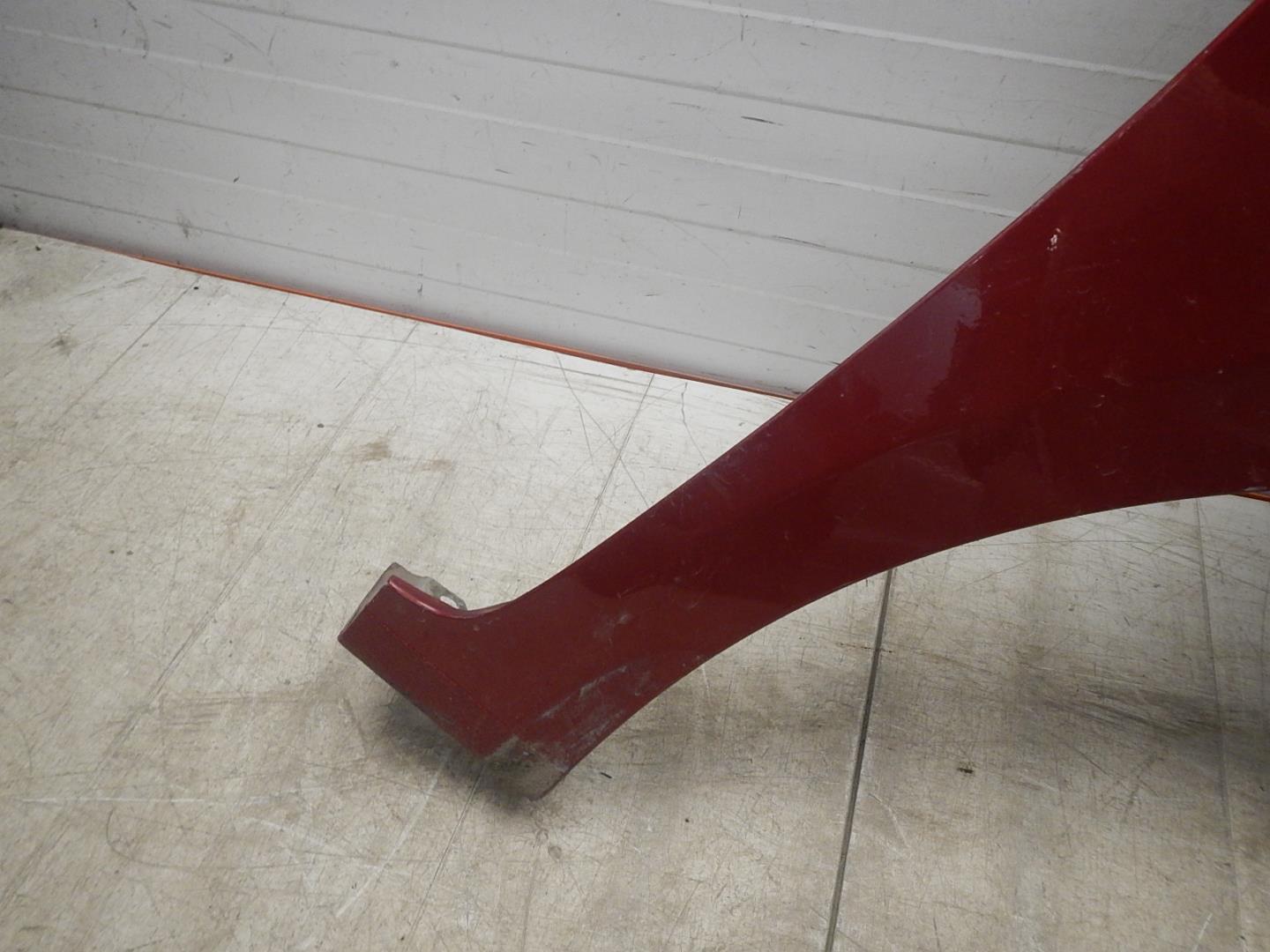 Крыло переднее правое