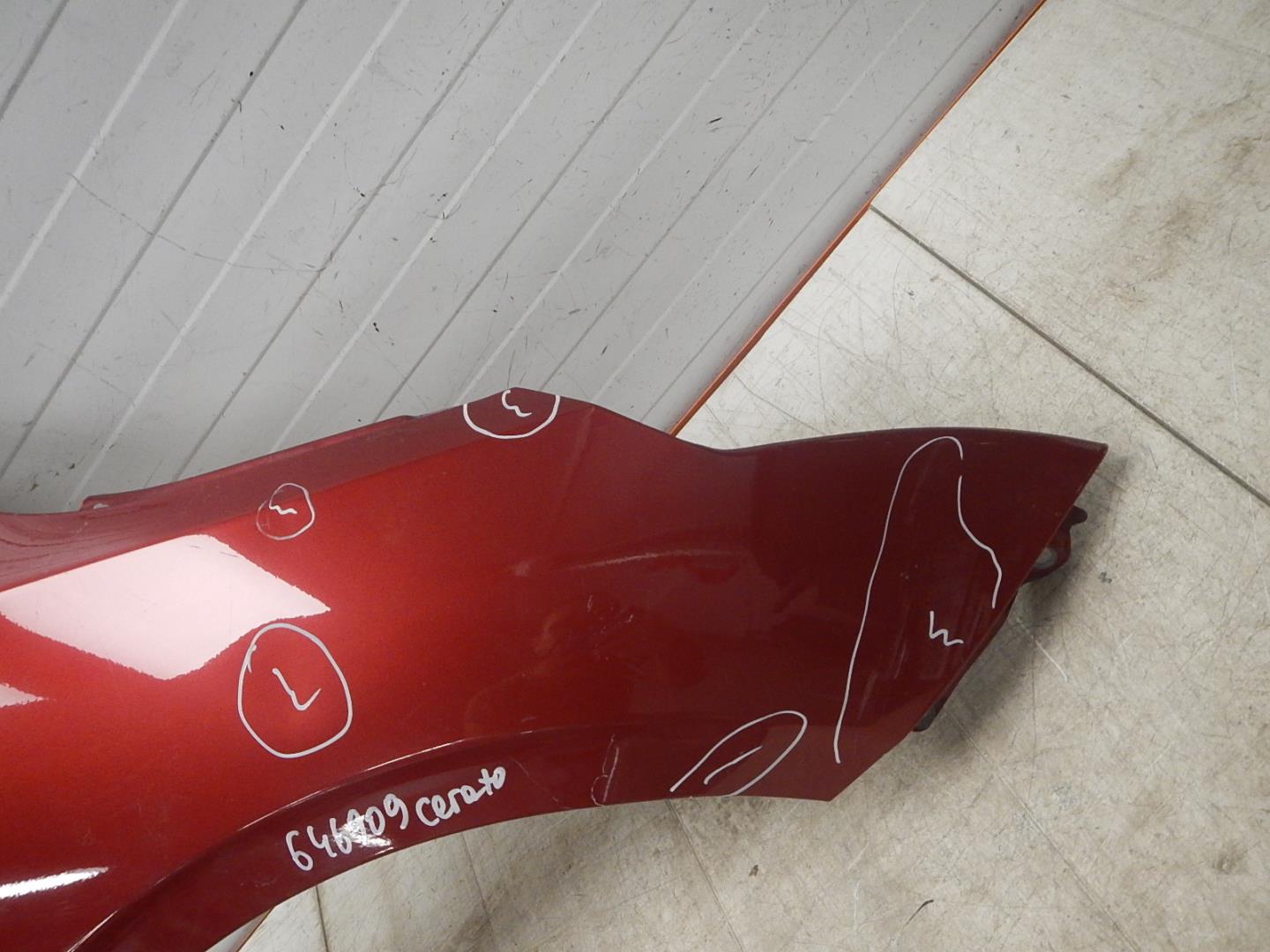 Крыло переднее правое