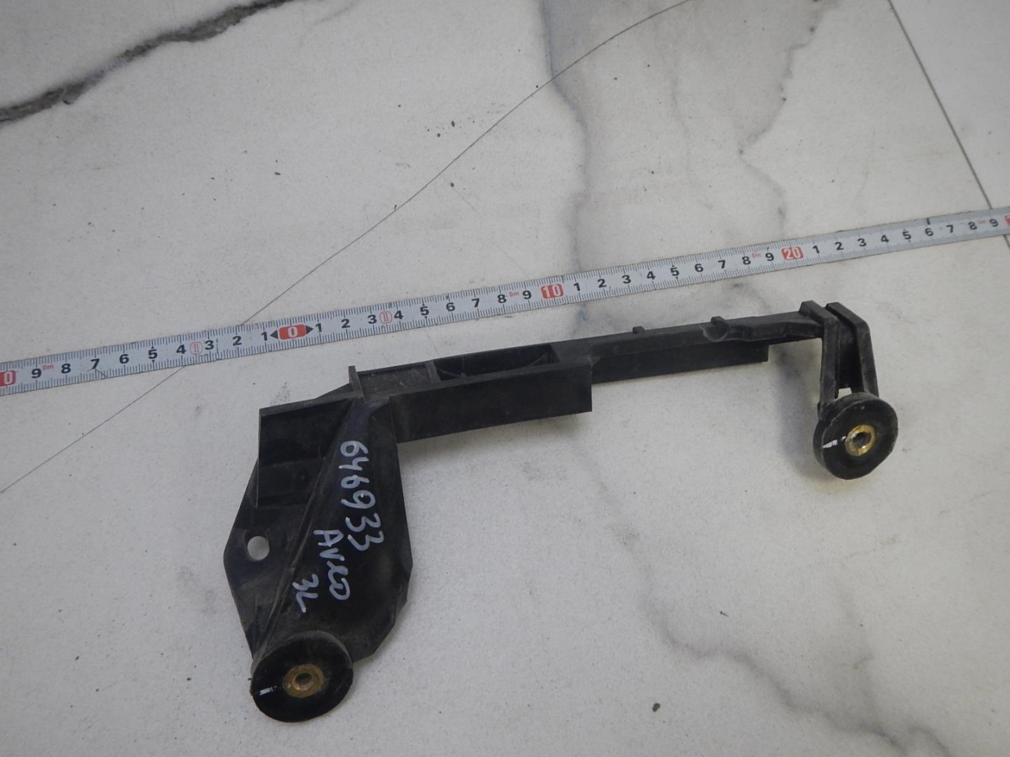 Направляющая стекла двери