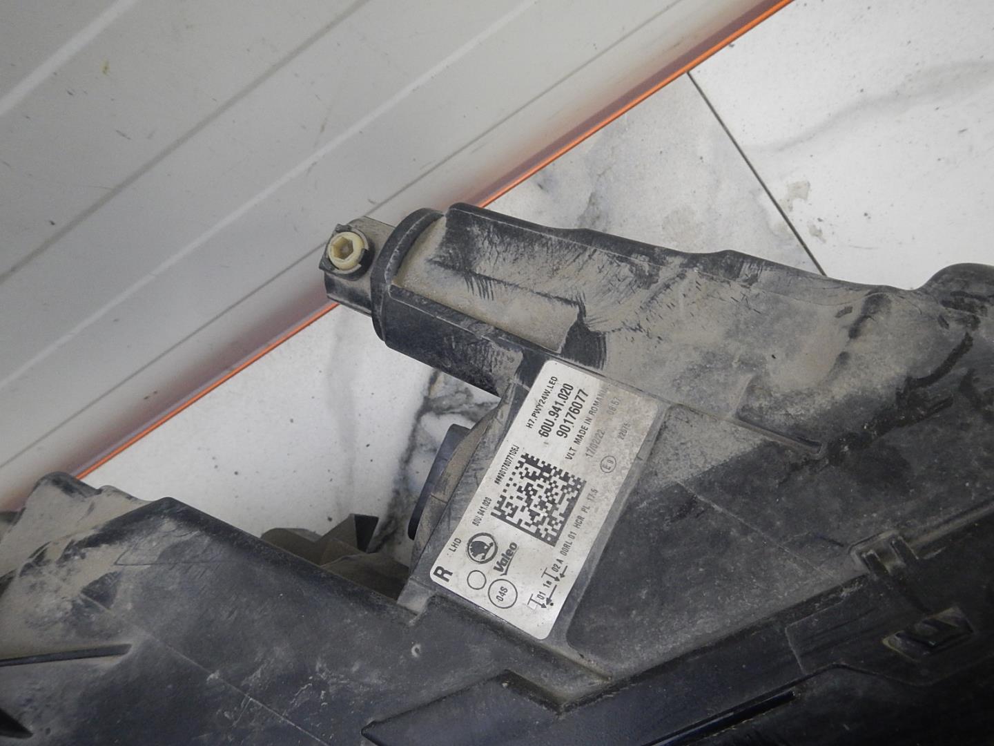 Фара правая