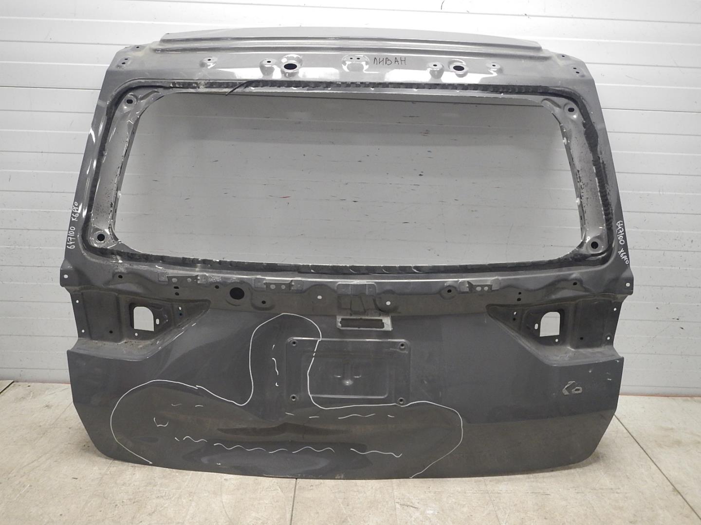 Дверь багажника