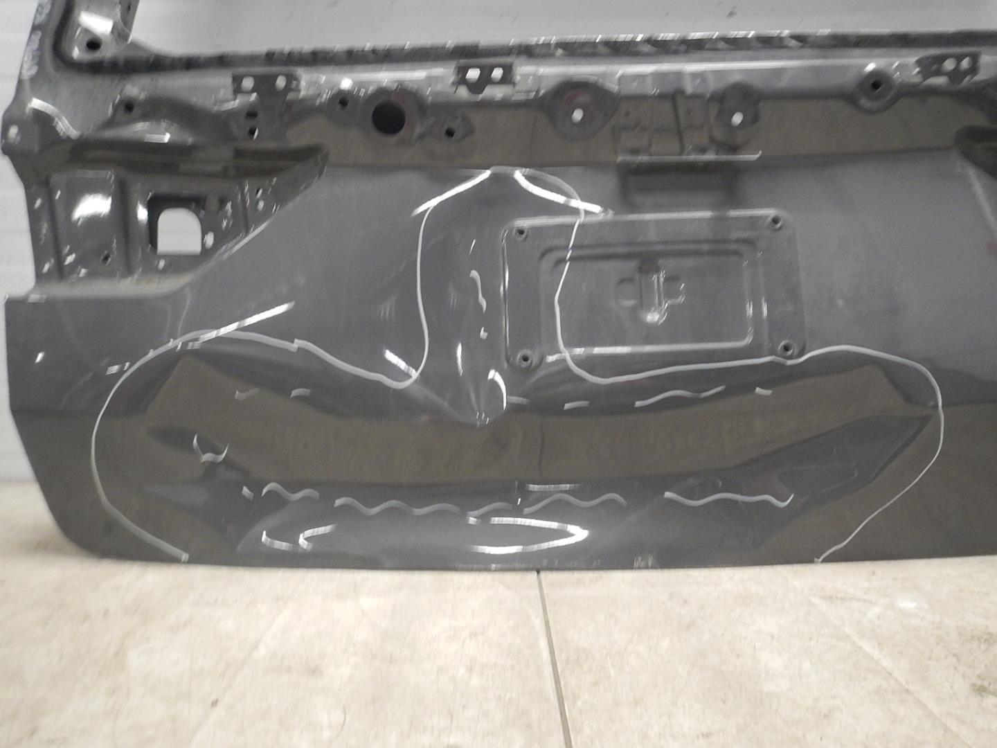 Дверь багажника