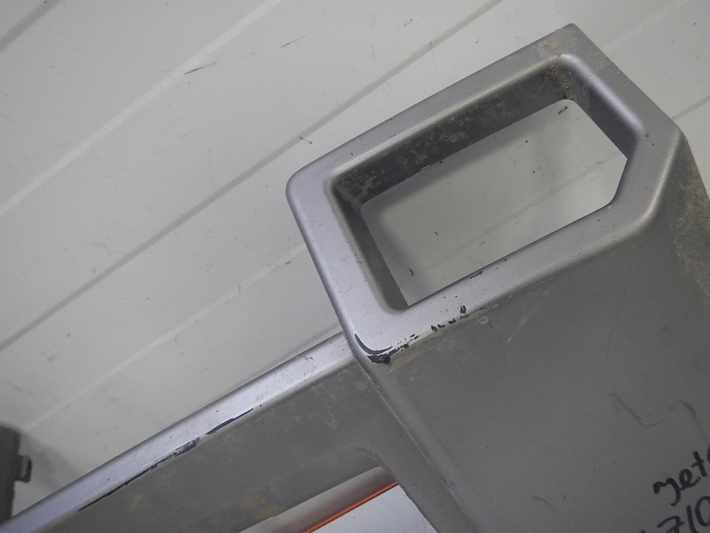 Накладка переднего бампера