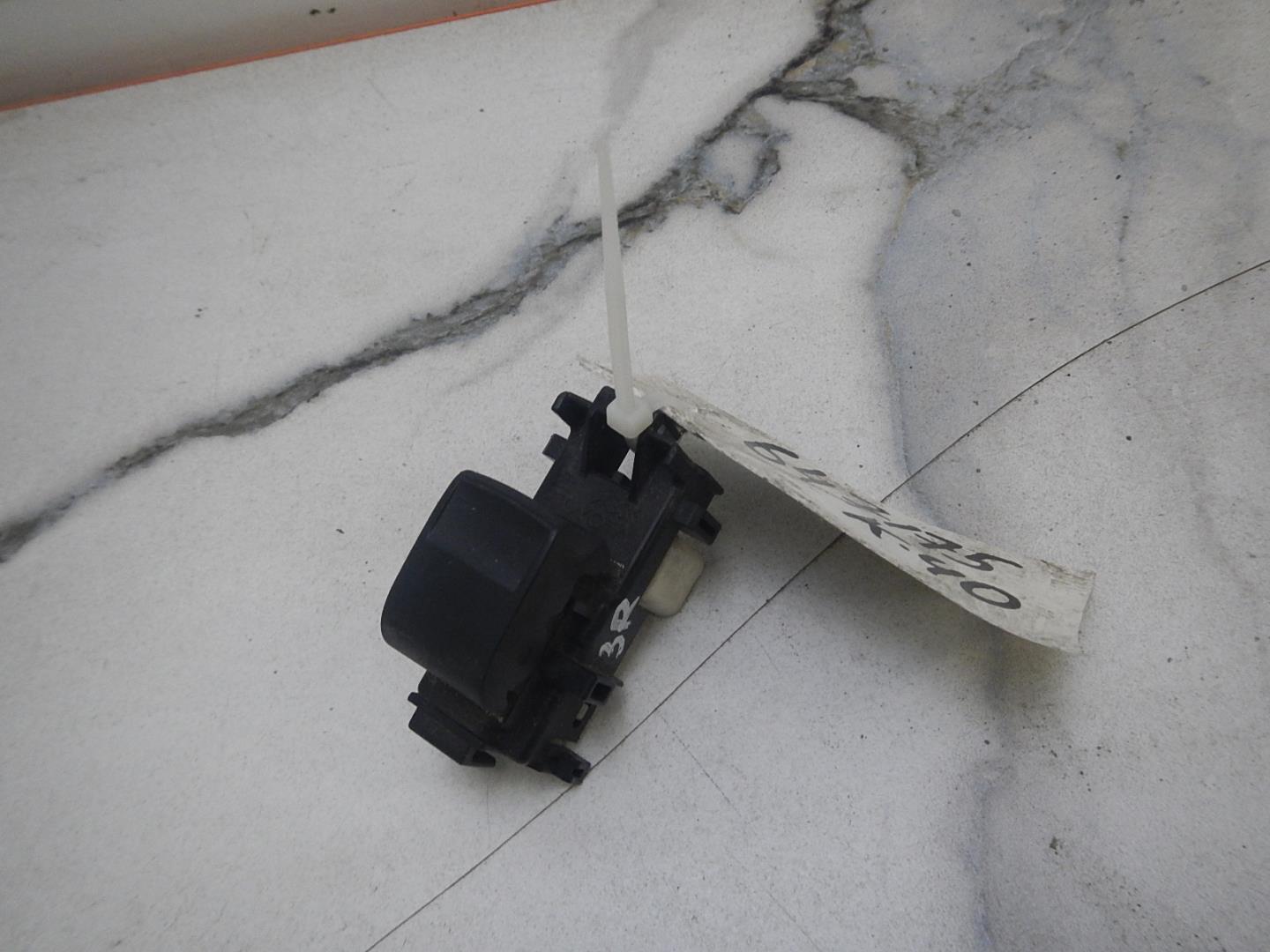 Кнопка стеклоподъемника