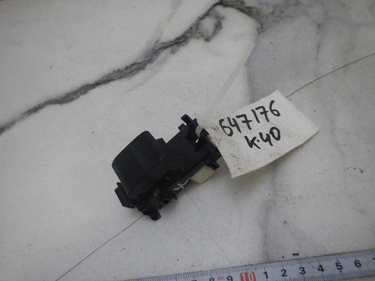 Кнопка стеклоподъемника