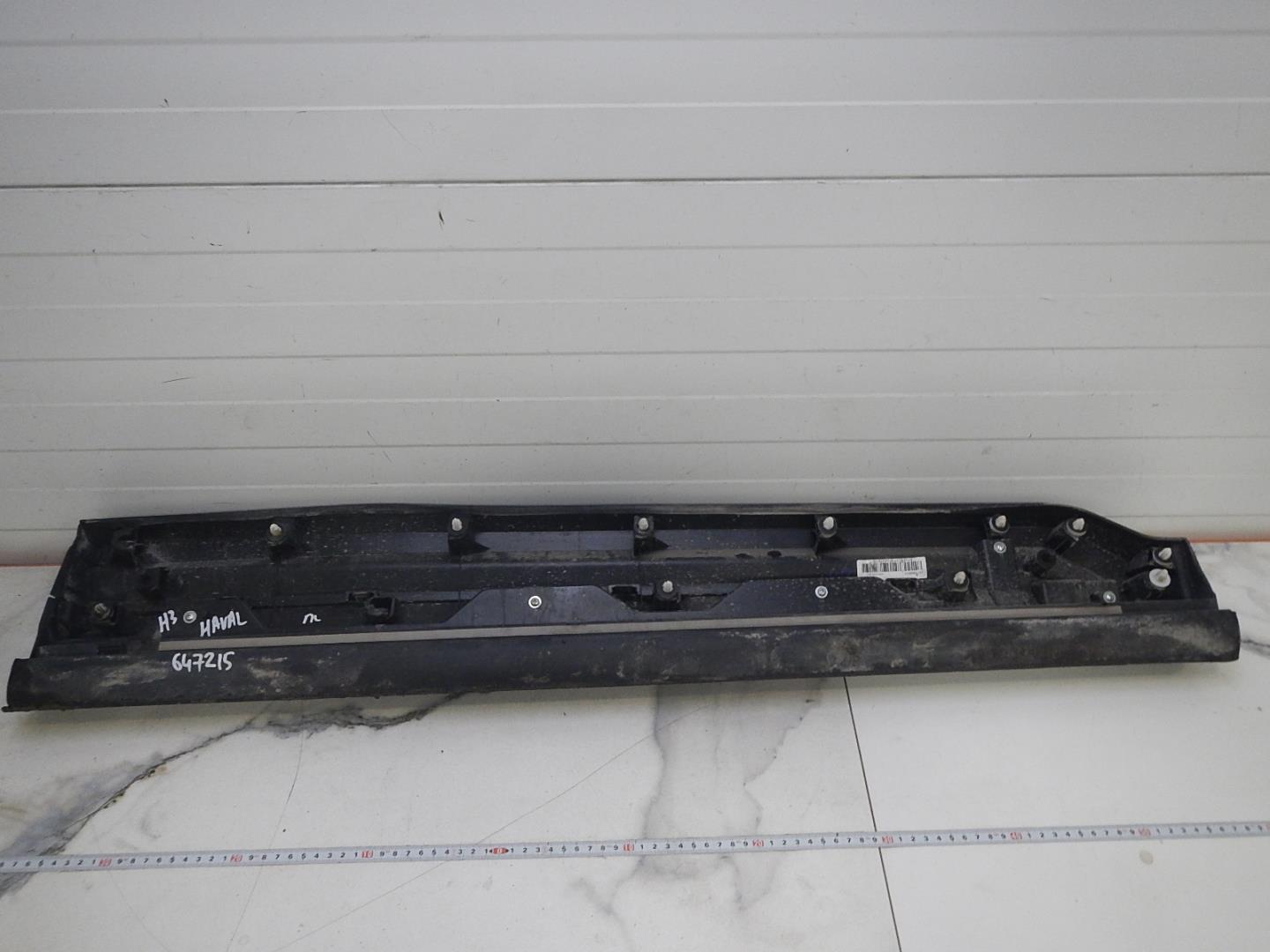 Молдинг передней левой двери