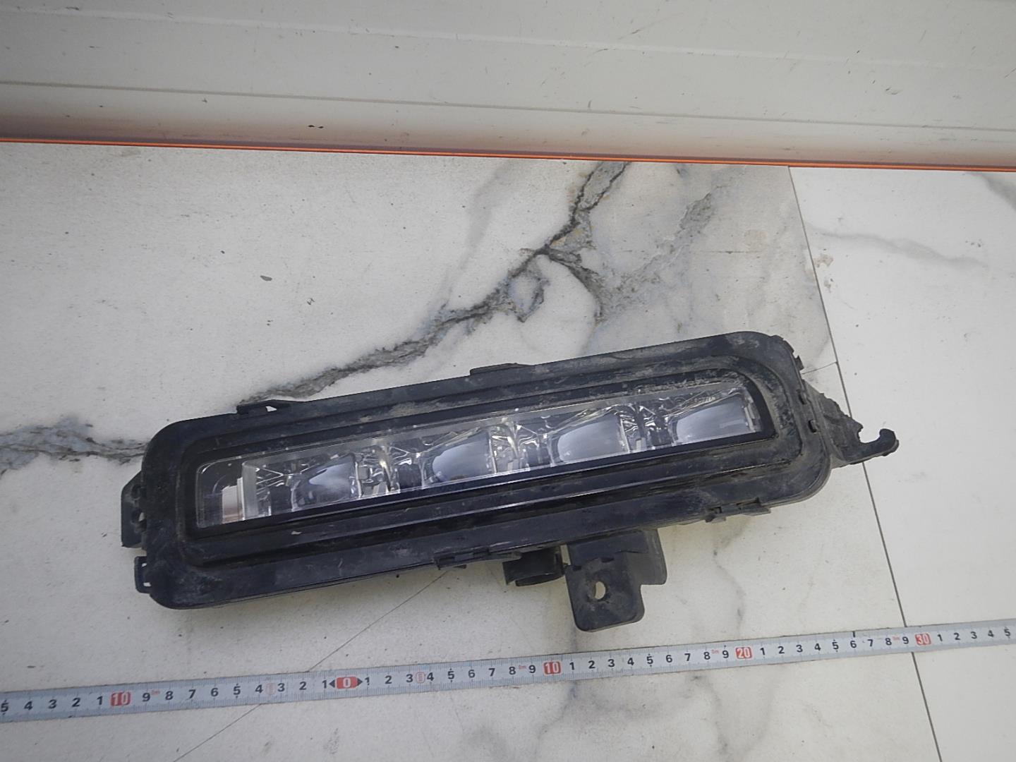 Фара противотуманная левая