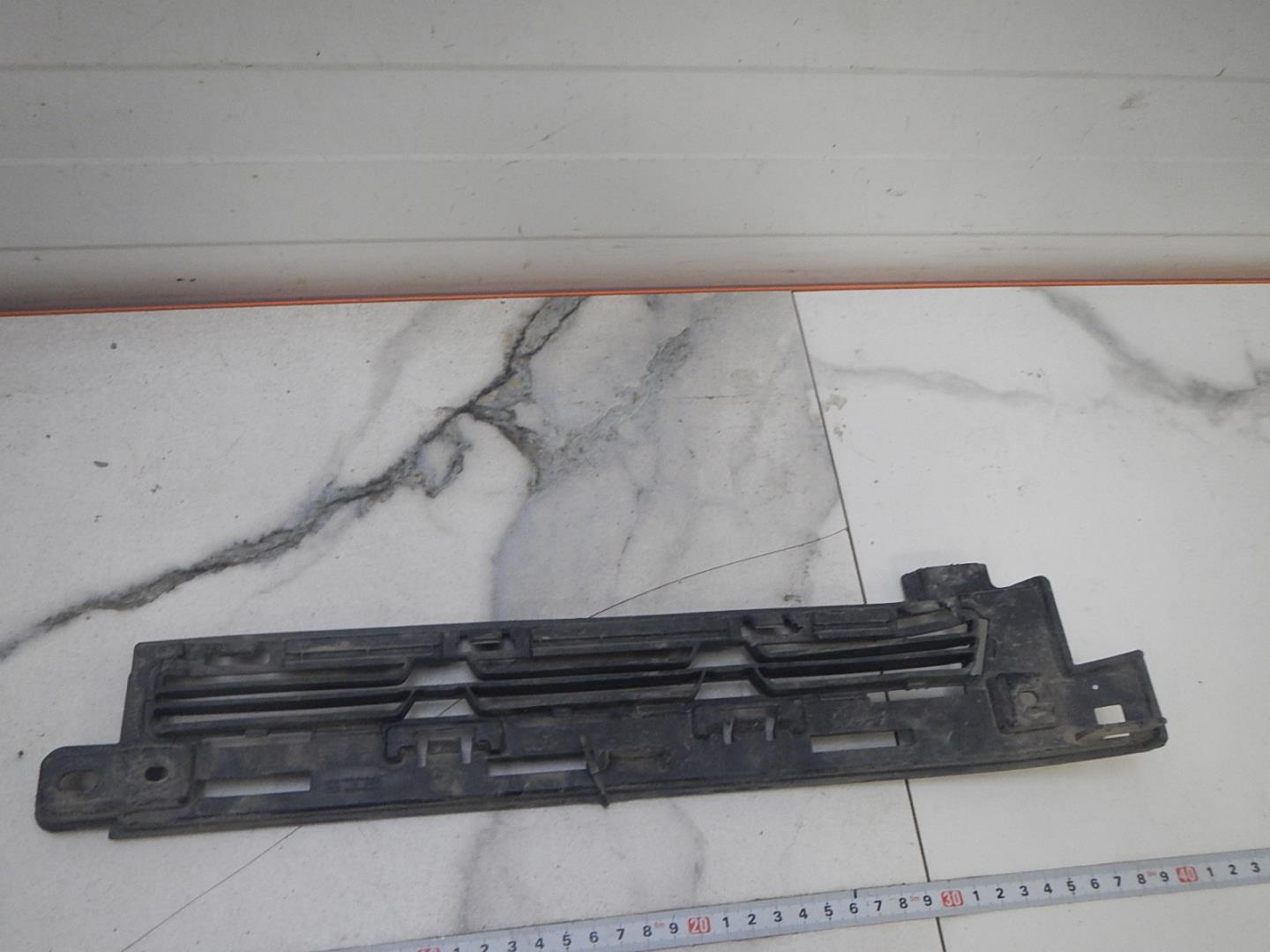 Решетка в бампер правая