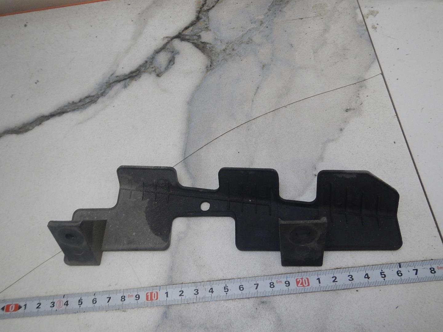 Воздуховод радиатора правый