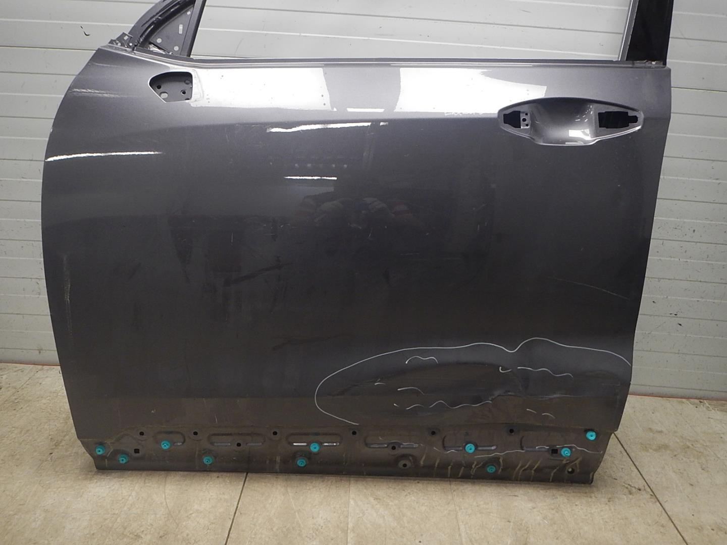 Дверь передняя левая