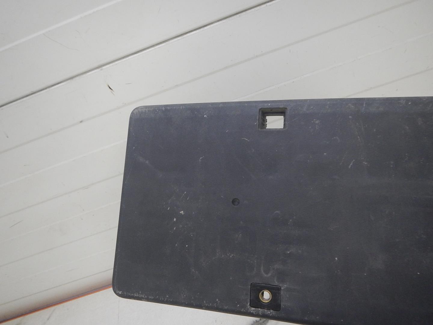 Накладка переднего бампера под номер