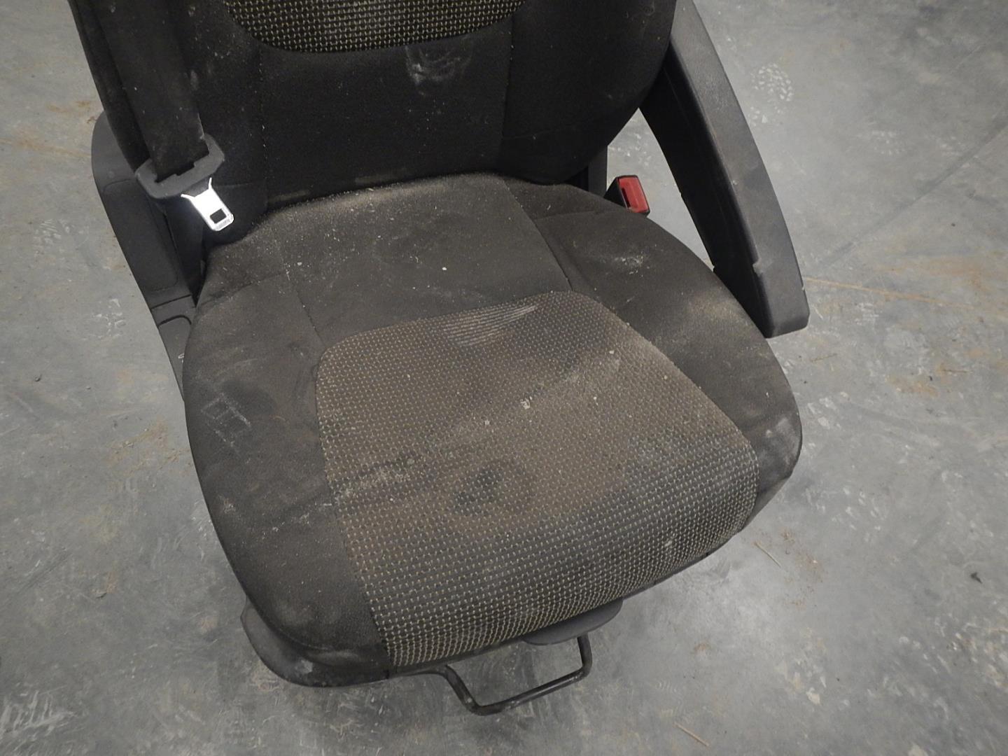 Сиденье переднее правое