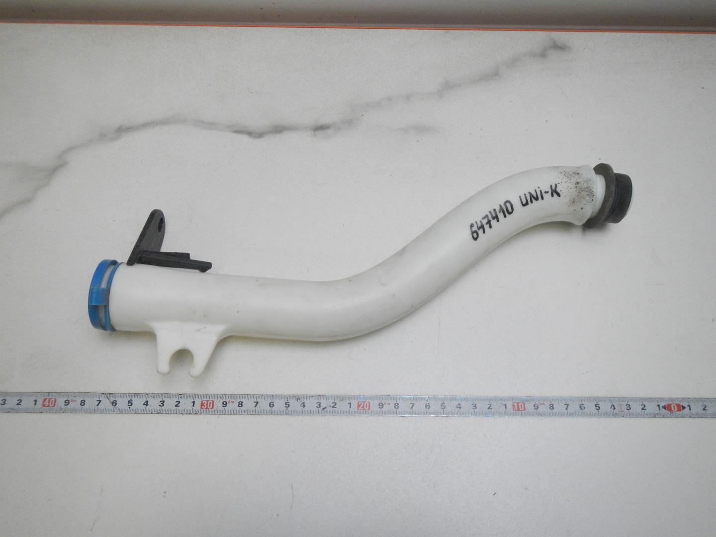 Горловина бачка омывателя