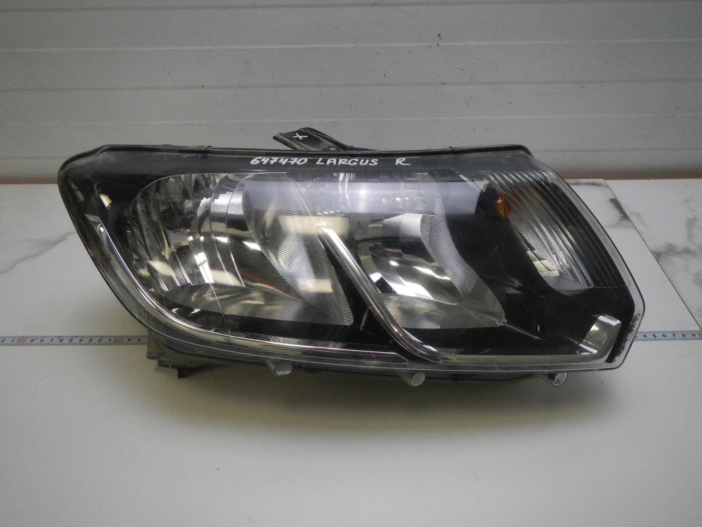 Фара правая