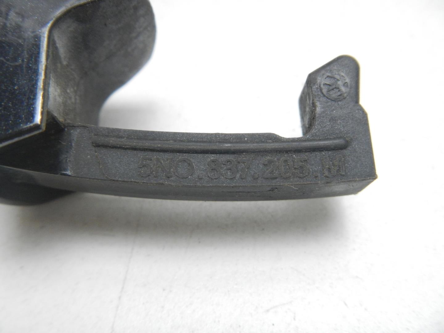 Ручка двери передней наружная правая