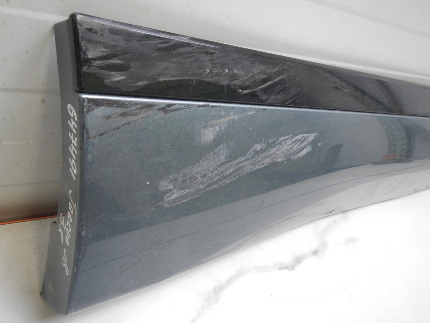 Молдинг задней правой двери