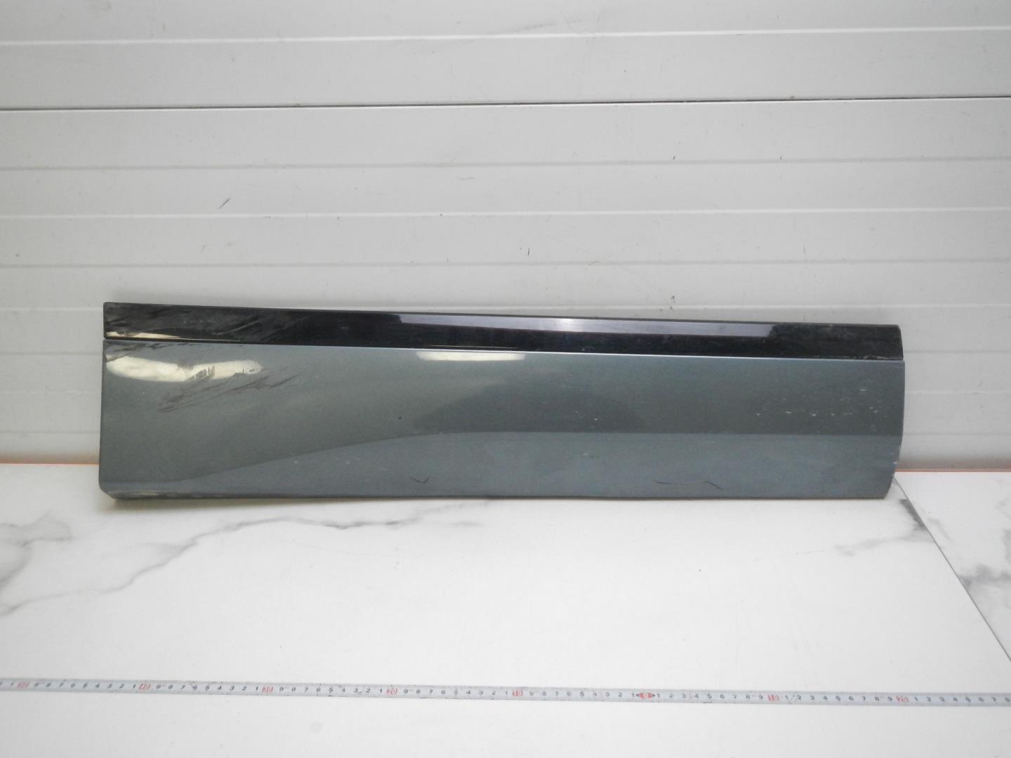 Молдинг задней правой двери