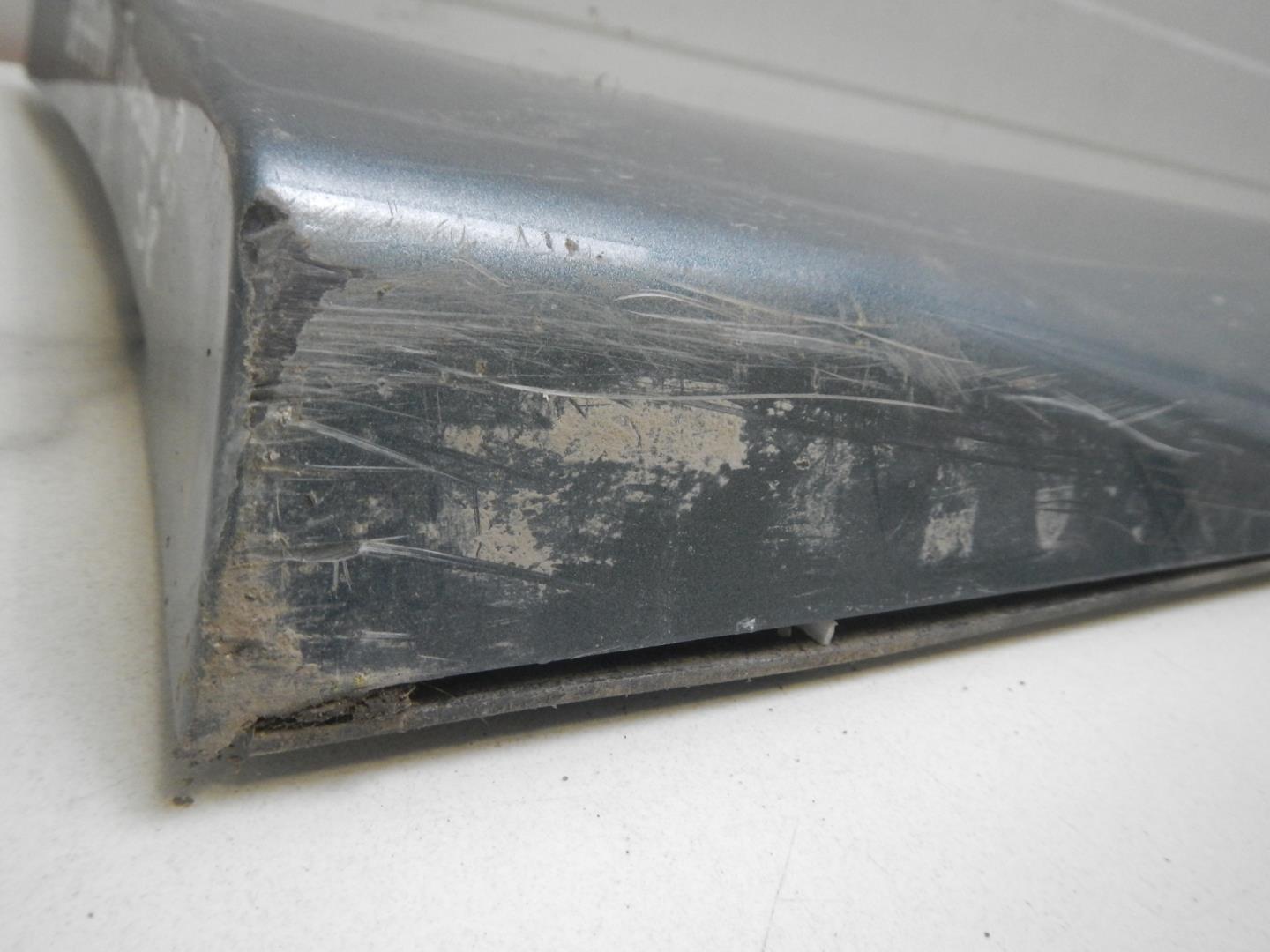 Молдинг задней правой двери