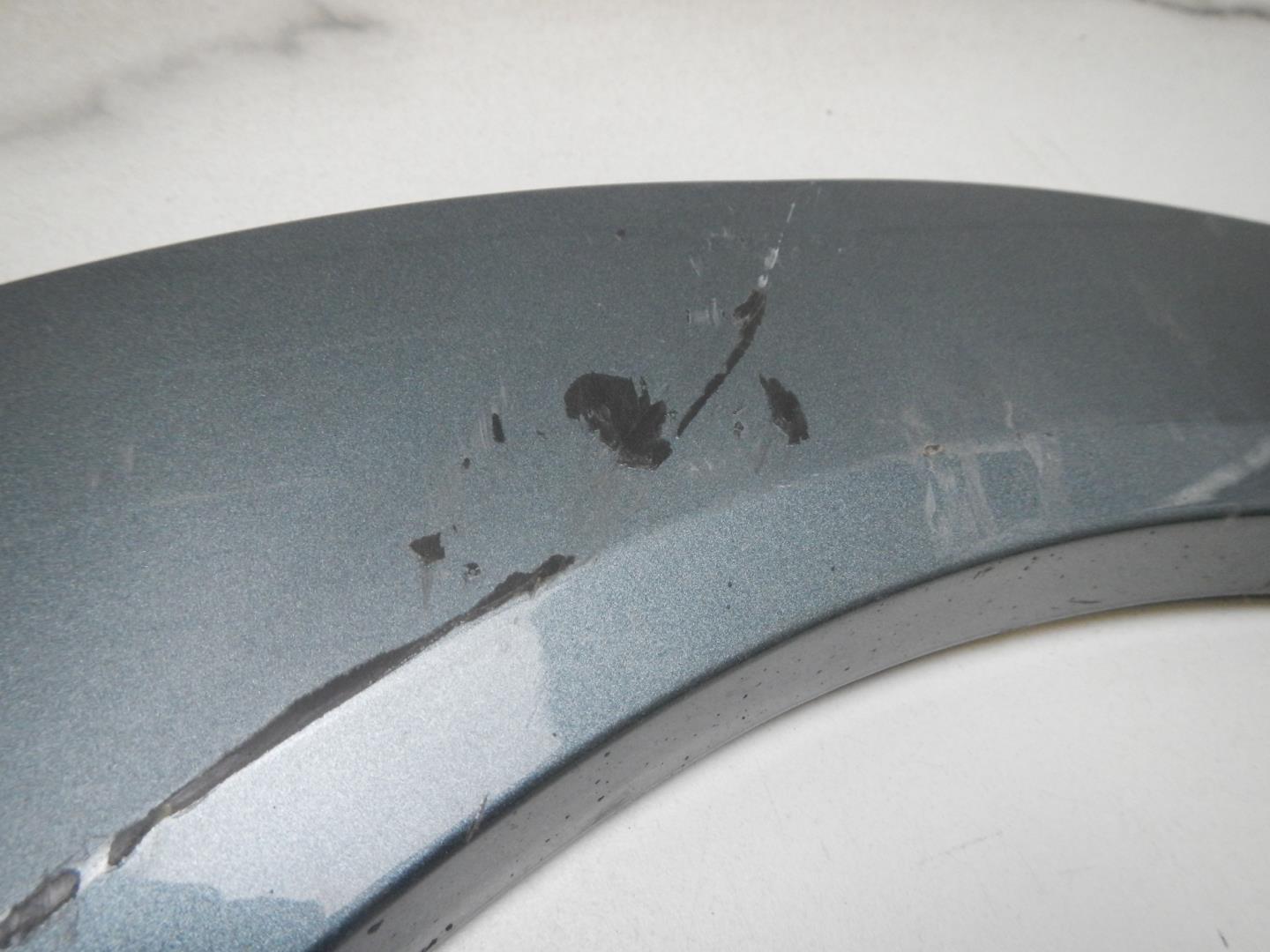 Молдинг задней правой двери