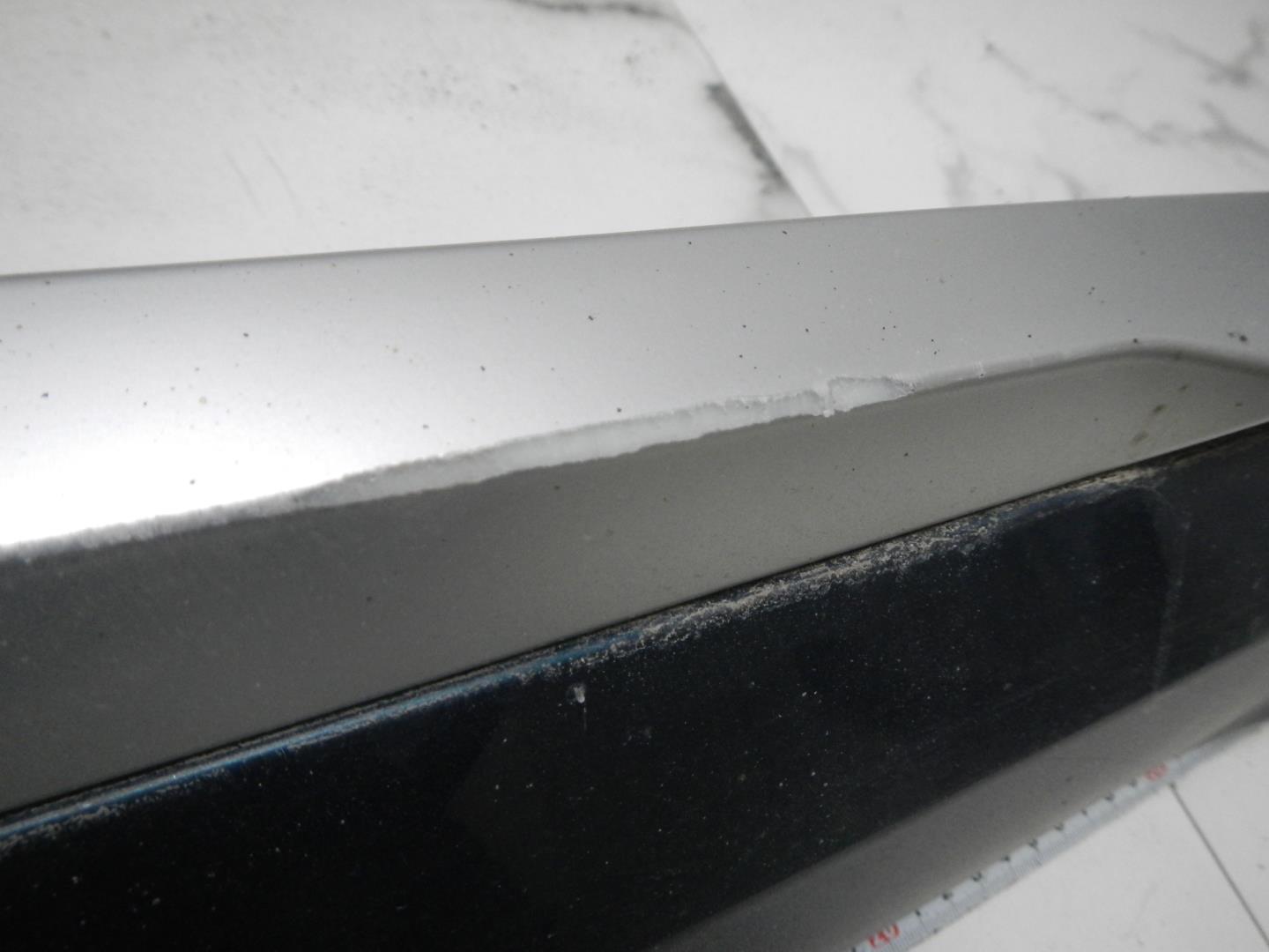 Молдинг передней правой двери