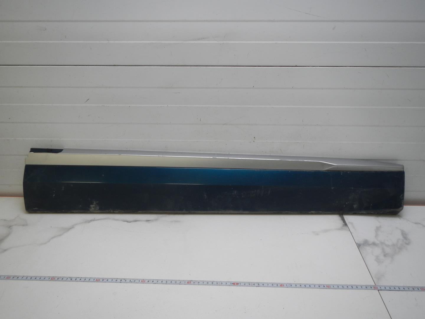 Молдинг передней правой двери