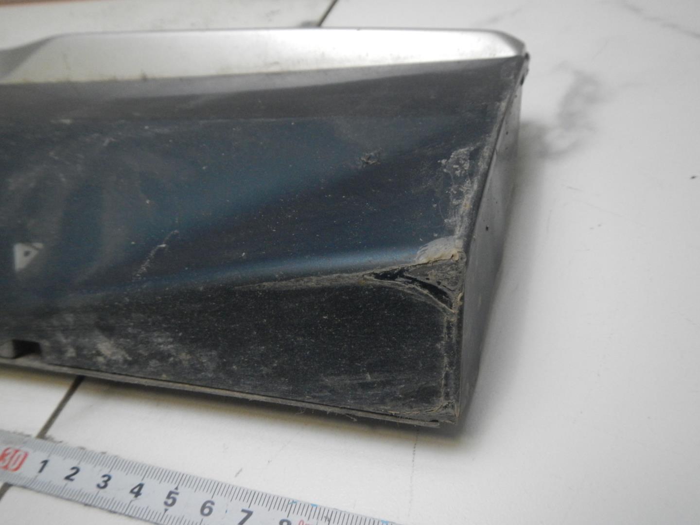 Молдинг передней правой двери