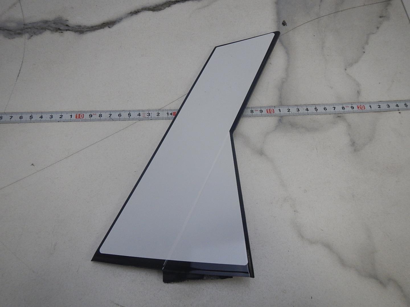 Накладка двери задней правой