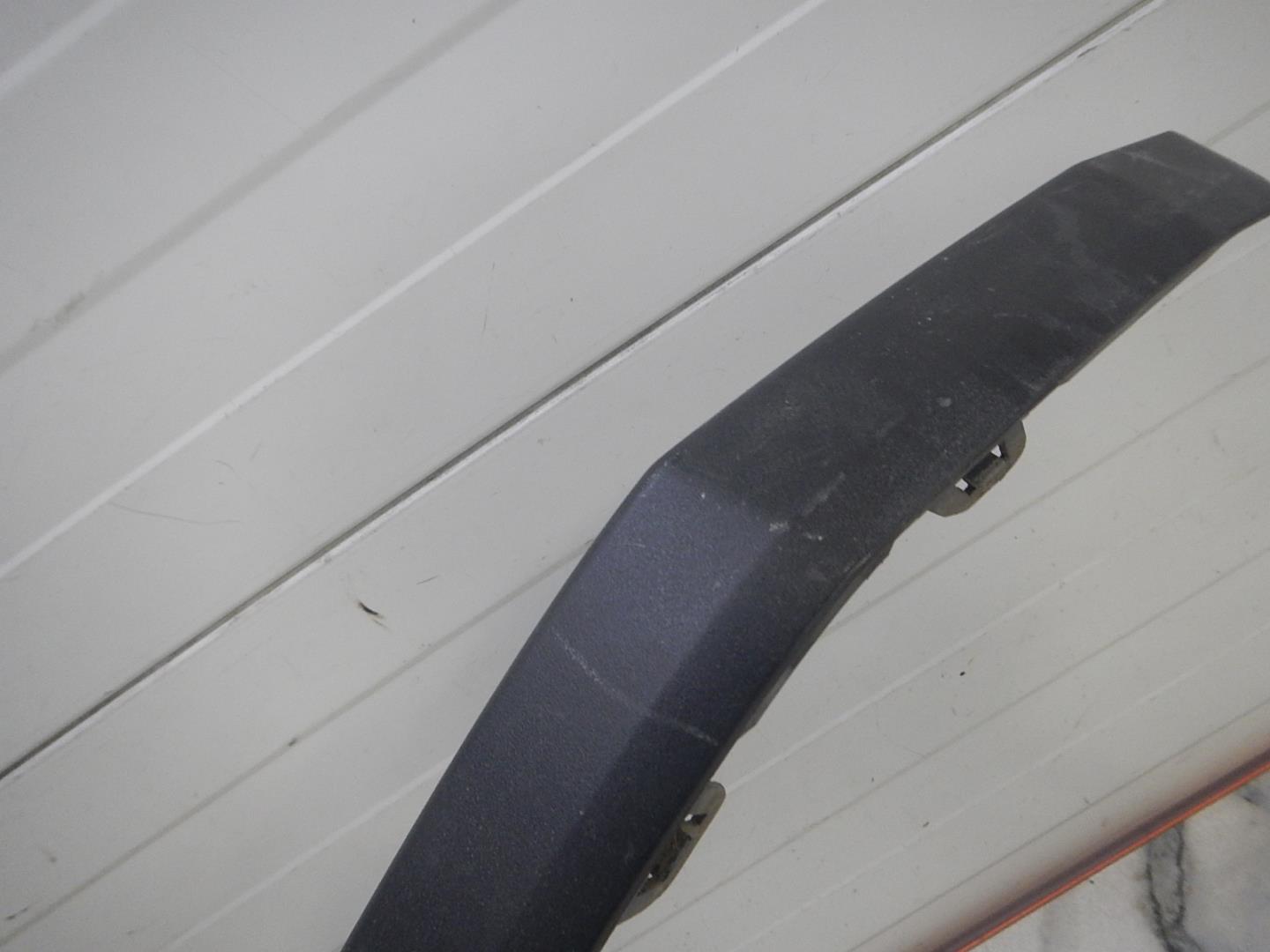 Молдинг заднего бампера