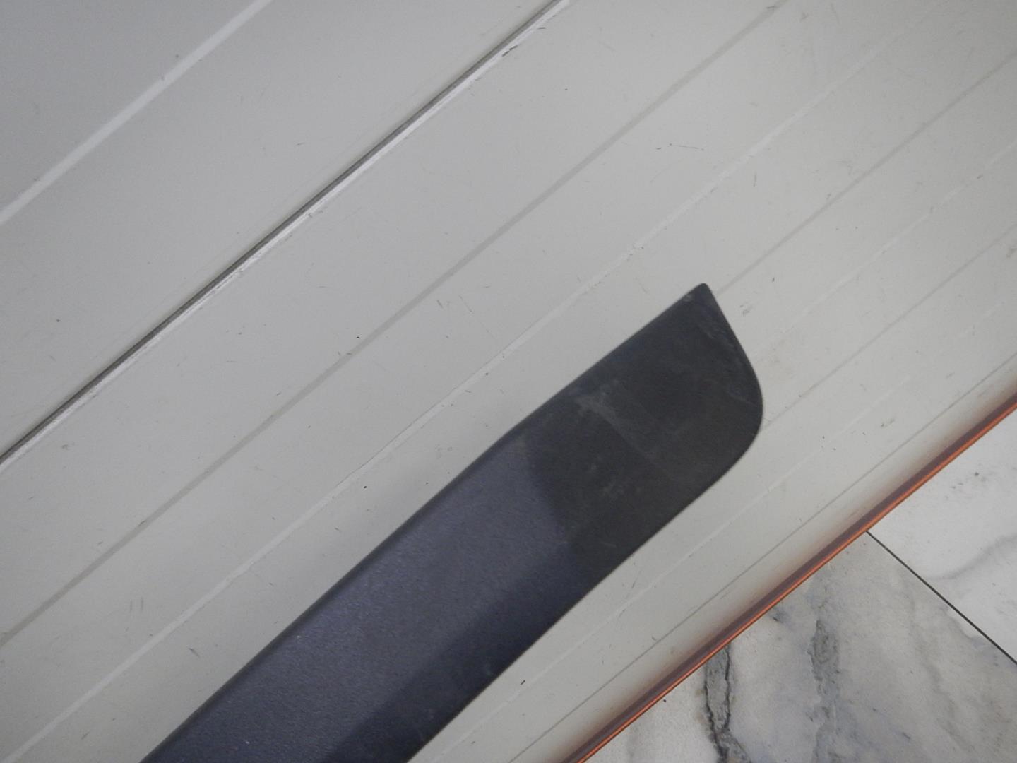 Молдинг заднего бампера