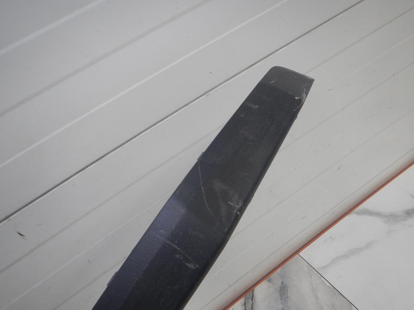 Молдинг заднего бампера