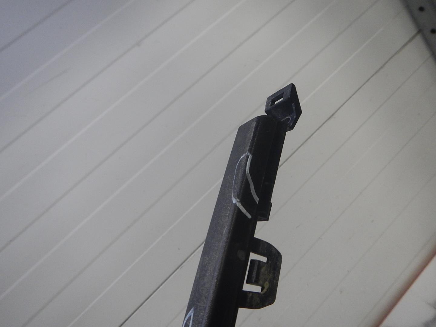 Молдинг заднего бампера