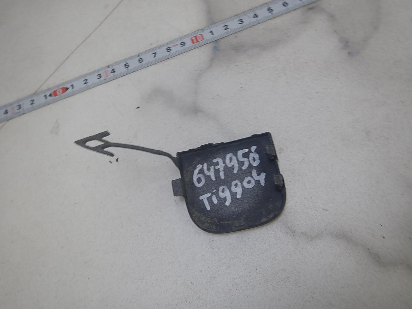 Заглушка буксировочного крюка