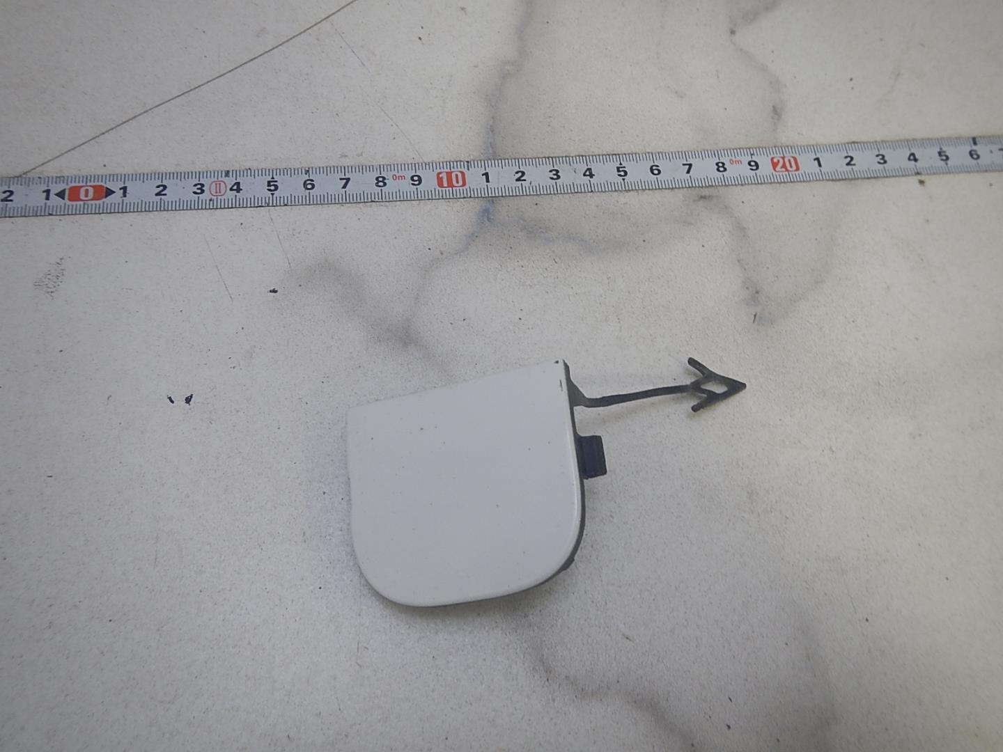 Заглушка буксировочного крюка