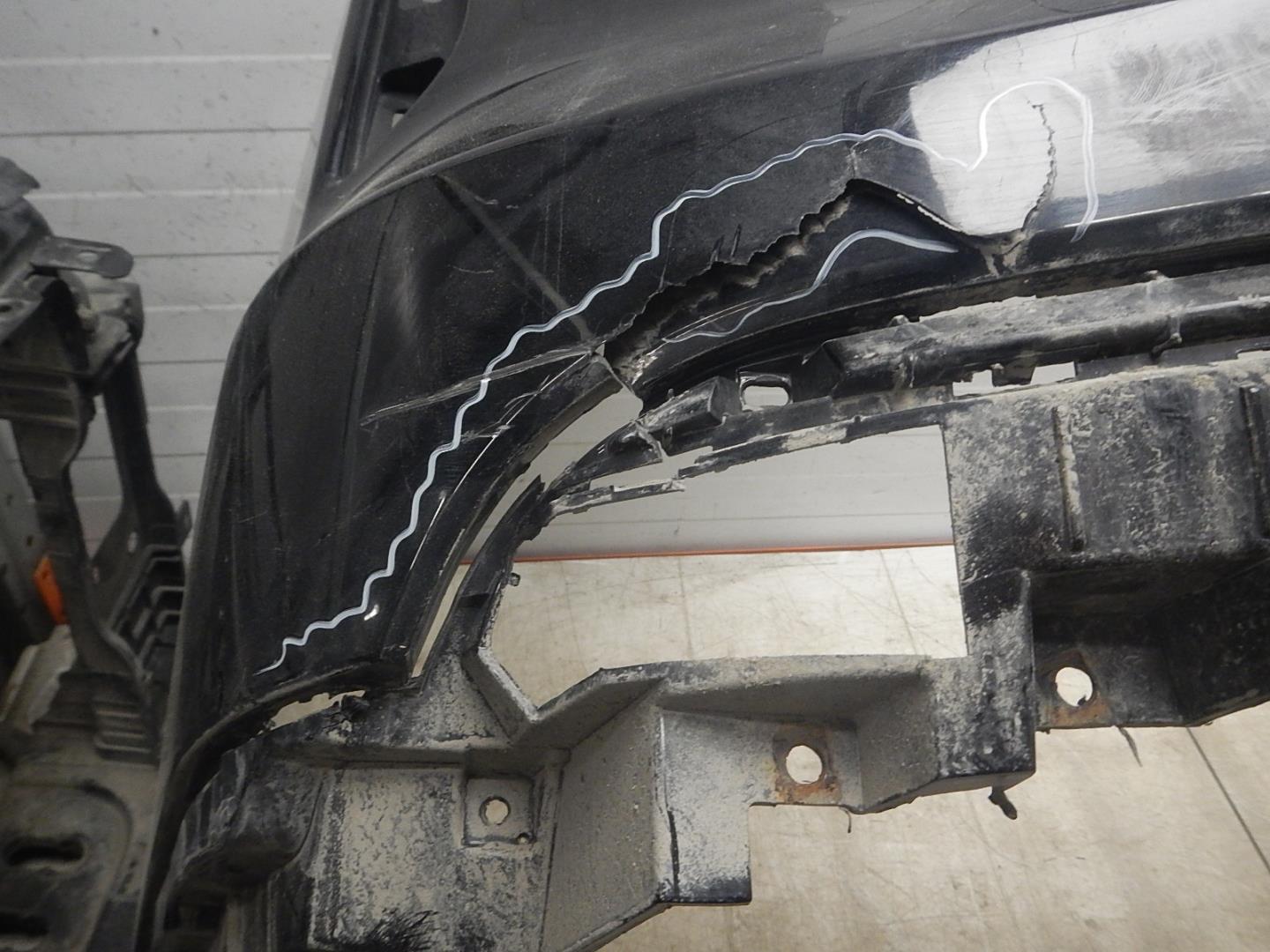 Бампер задний