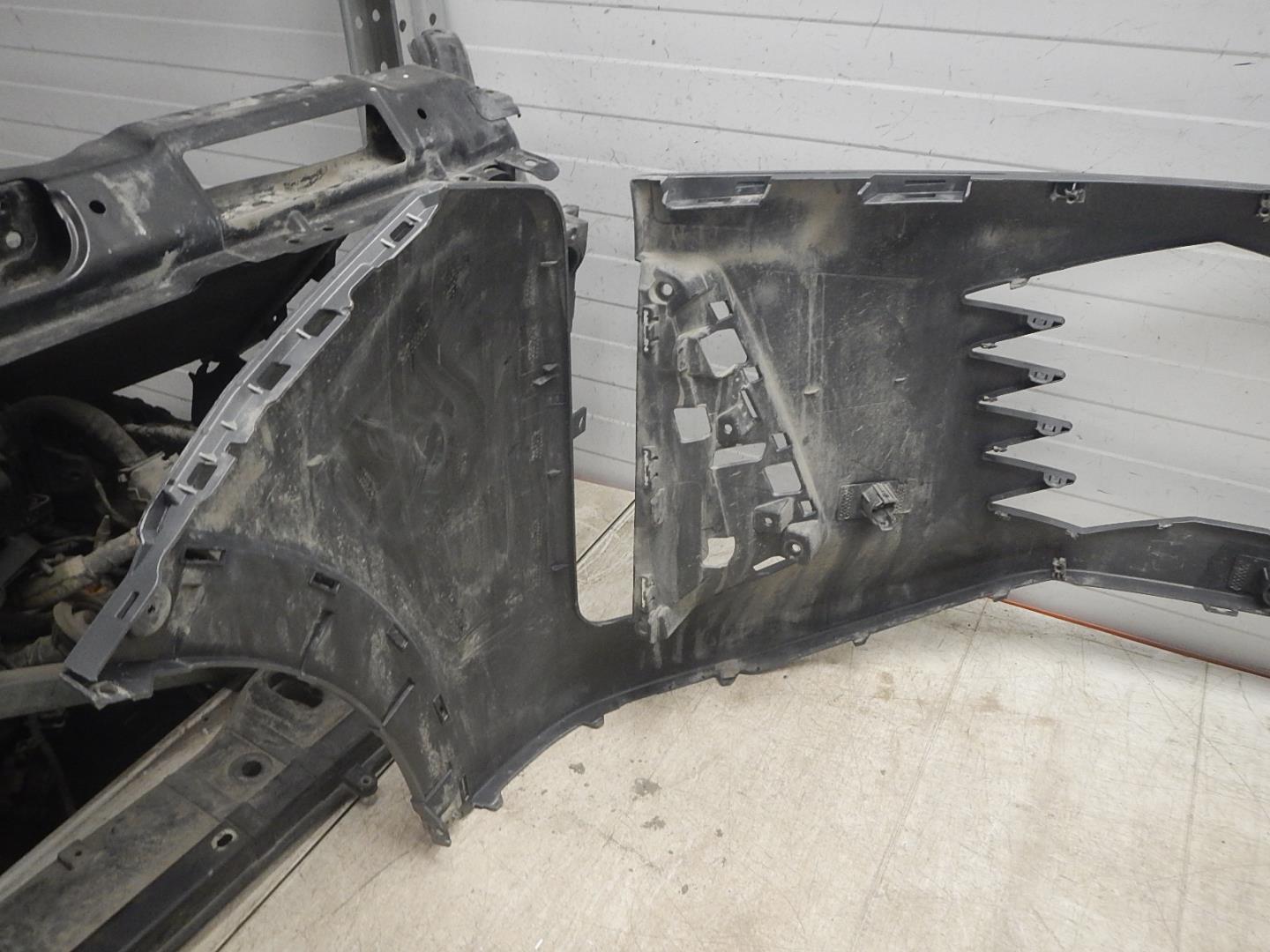 Бампер передний