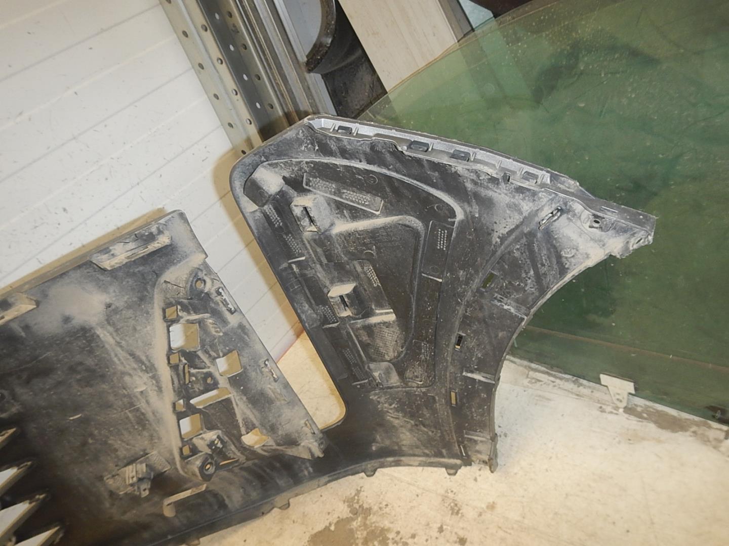 Бампер передний