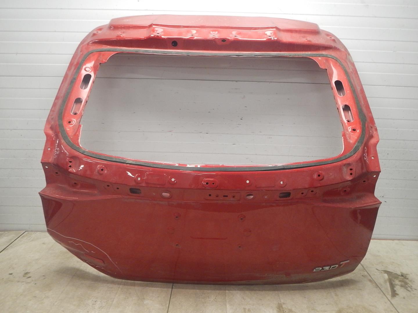 Дверь багажника