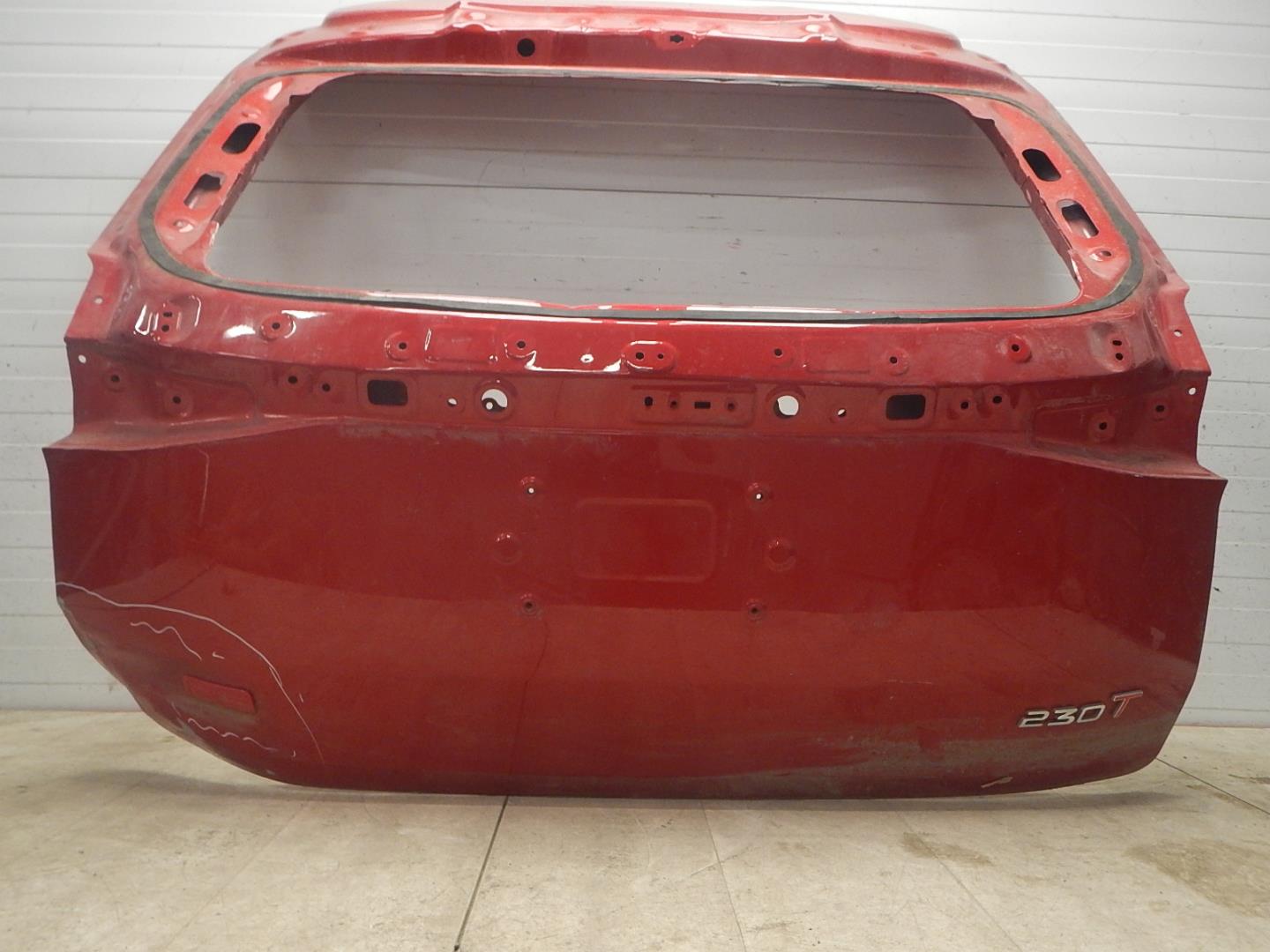 Дверь багажника