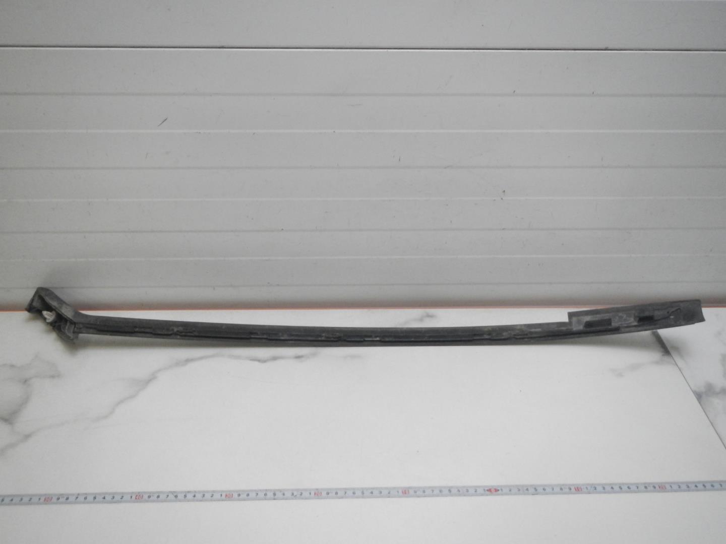 Молдинг лобового стекла