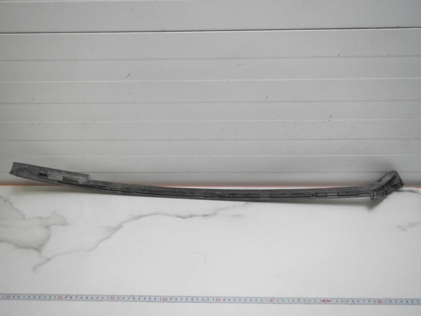 Молдинг лобового стекла