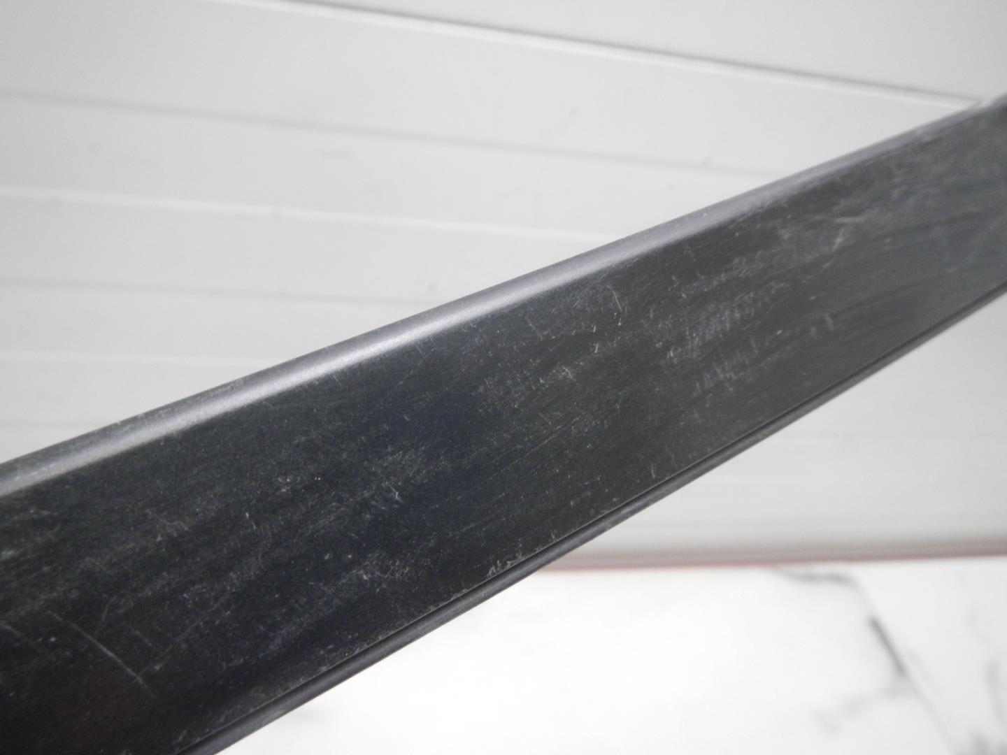 Молдинг лобового стекла