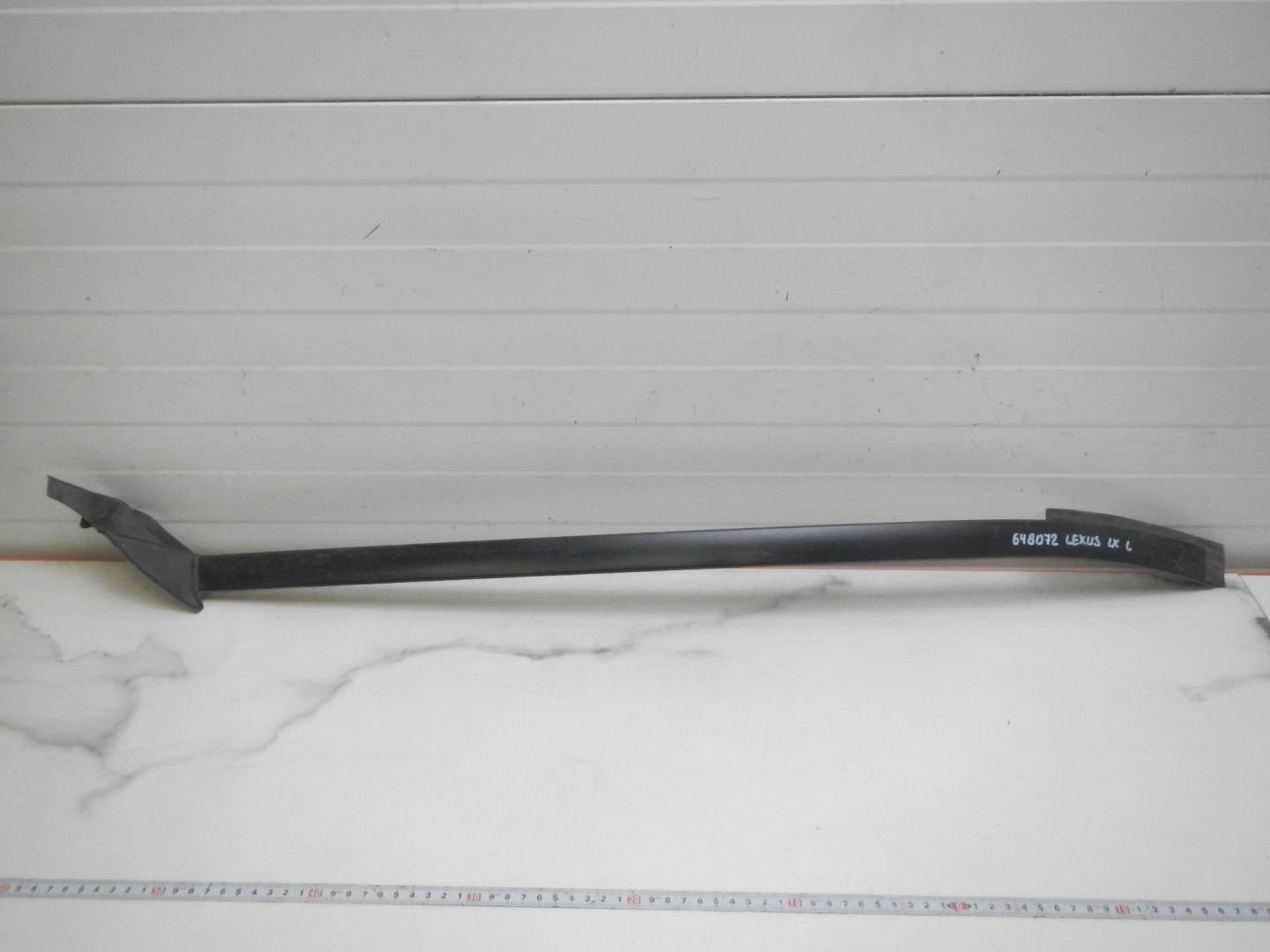 Молдинг лобового стекла