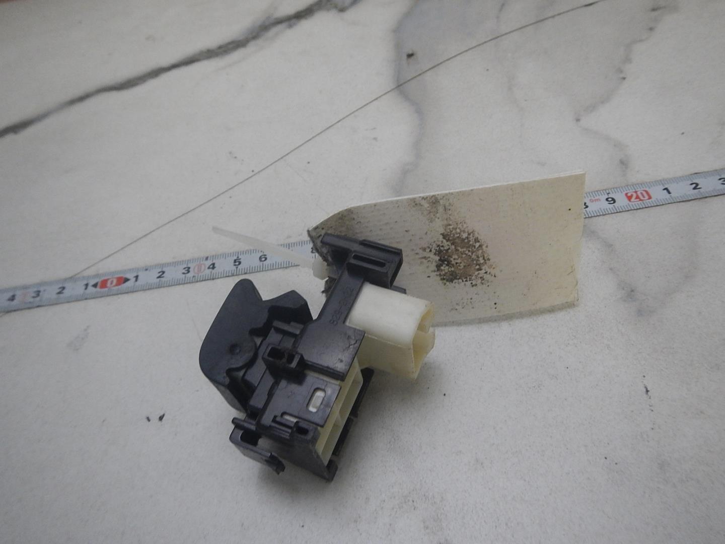 Кнопка стеклоподъемника