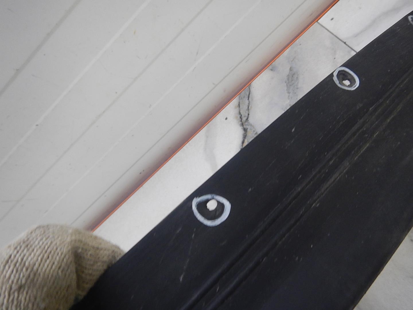 Уплотнитель задней левой двери