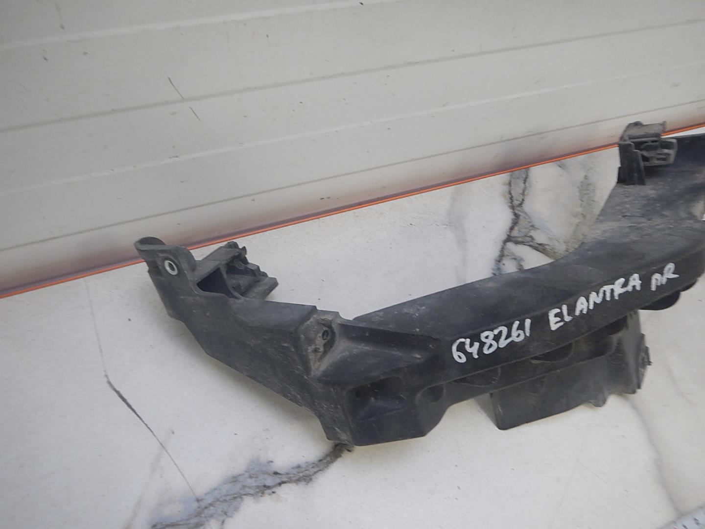 Кронштейн фар правый